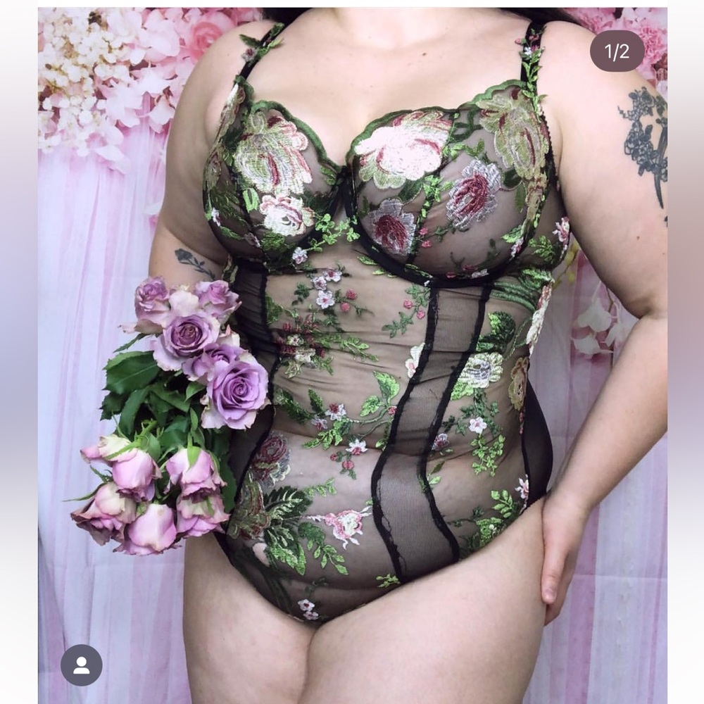 Handmade Garden of Eden Floral Embroidered Black Bodysuit Size 14 40D